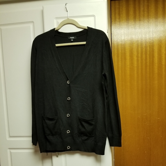 ☃️Premise v neck cardigan with silver hoop enclosures and front pockets - Picture 2 of 4